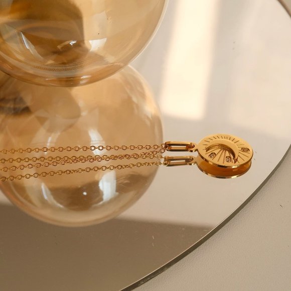 NEW 18K Gold Plated Diamond Moon Oval Necklace - Picture 4 of 12